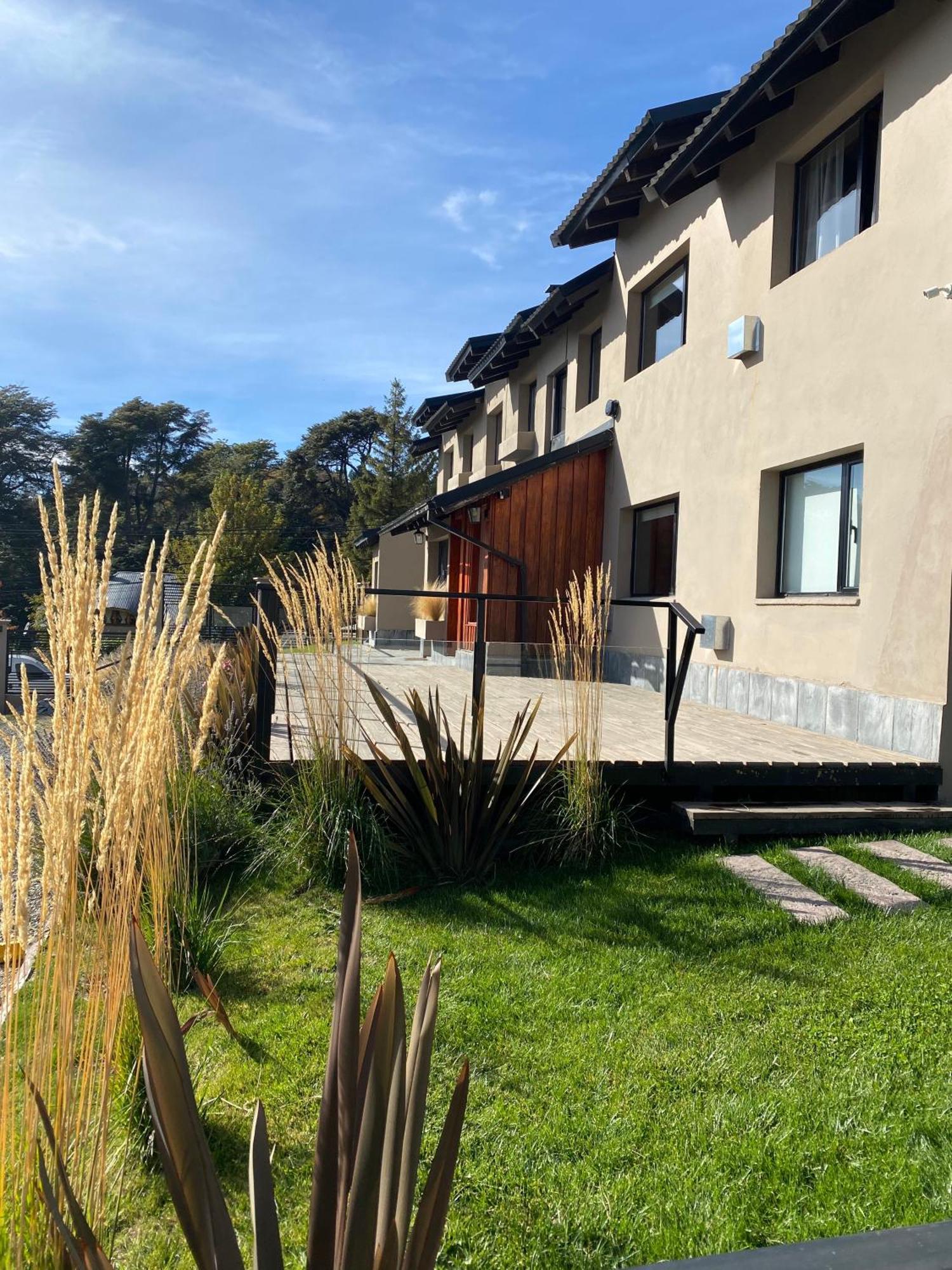 Complejo Quillaipe Apart Suite San Carlos de Bariloche Exterior photo